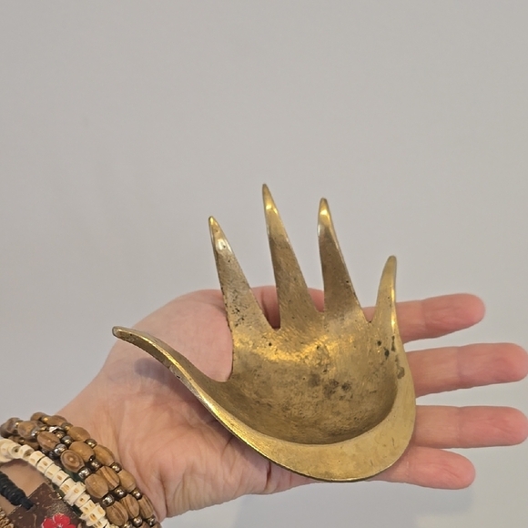 Vintage Mid Century Brass Hand Ashtray Walter Bosse Style - Picture 7 of 7